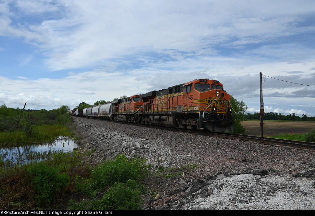 BNSF 5746